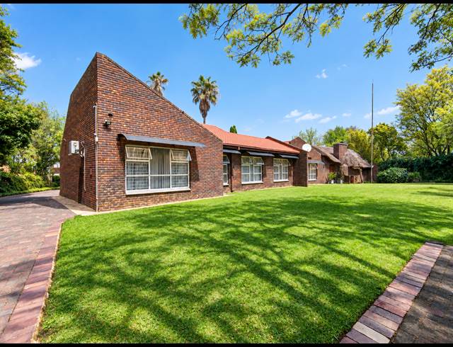 4 BEDROOM HOUSE FOR SALE IN THREE RIVERS EAST